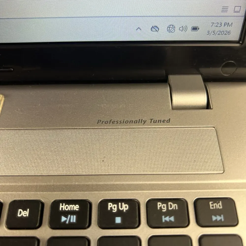Acer Aspire VA70 V3-771-6605 Laptop Computer 300GB HDD i3-2348M @2.30GHz 4GB RAM